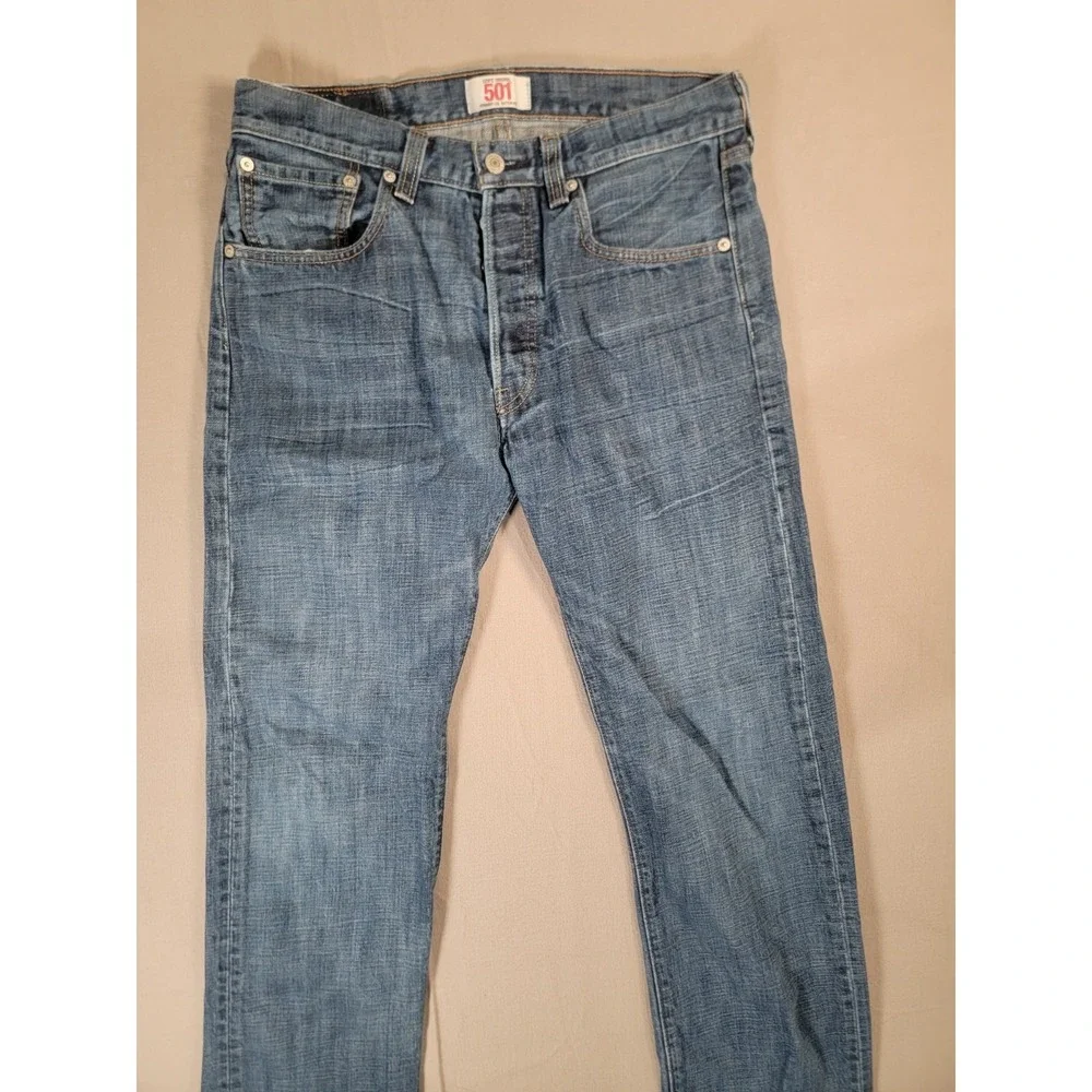 Levi's 501 Original Fit Jeans Mens 32x32 Medium Wash Button Fly Straight Denim